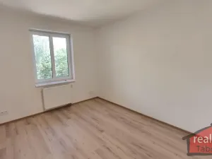 Prodej bytu 2+kk, Nupaky, Nupacká, 38 m2