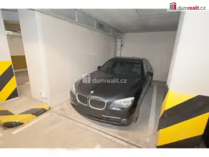 Pronájem garáže, Praha - Vinohrady, Korunní, 15 m2