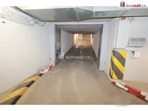 Pronájem garáže, Praha - Vinohrady, Korunní, 15 m2