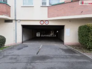 Pronájem garáže, Praha - Žižkov, V kapslovně, 12 m2