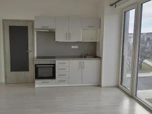 Pronájem bytu 2+kk, Kladno, Tylova, 44 m2