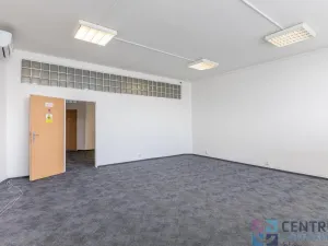 Pronájem kanceláře, Praha - Holešovice, U Pergamenky, 225 m2