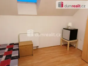 Pronájem bytu 1+kk, Praha - Kobylisy, Zenklova, 20 m2