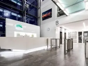 Pronájem obchodního prostoru, Praha - Dejvice, Evropská, 408 m2