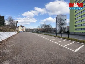 Pronájem garážového stání, Náchod, Českých bratří, 13 m2