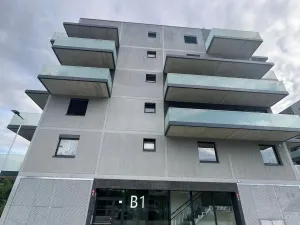 Pronájem garážového stání, Praha - Prosek, Čakovická, 10 m2