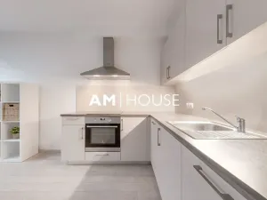 Pronájem bytu 1+kk, Praha - Karlín, Sokolovská, 40 m2