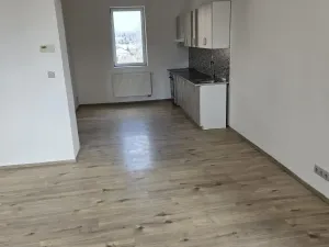 Pronájem bytu 3+1, Lom, nám. Republiky, 103 m2