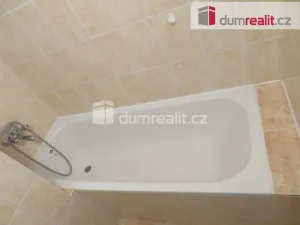 Pronájem bytu 1+kk, Praha - Bubeneč, náměstí Interbrigády, 32 m2