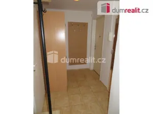 Pronájem bytu 1+kk, Praha - Bubeneč, náměstí Interbrigády, 32 m2