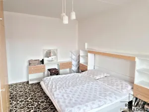 Prodej bytu 4+1, Hustopeče, U Větrolamu, 88 m2