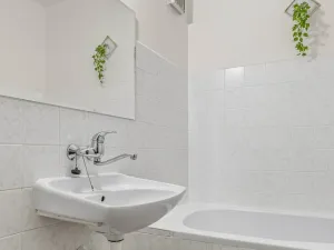 Prodej bytu 3+1, Praha - Lhotka, Mezilesní, 64 m2