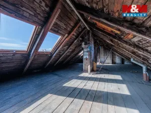 Prodej bytu 4+1, Karlovy Vary, Wolkerova, 146 m2