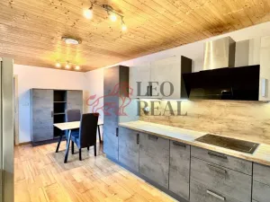 Prodej rodinného domu, Lopeník, 250 m2