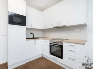 Prodej bytu 1+kk, Praha, Smržových, 30 m2