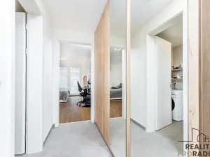 Prodej bytu 1+kk, Praha, Smržových, 30 m2