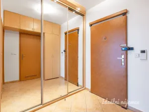 Pronájem bytu 2+kk, Praha - Řepy, Zrzavého, 45 m2