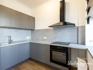 Pronájem bytu 2+1, Praha - Holešovice, Strojnická, 95 m2