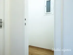 Pronájem bytu 2+1, Praha - Holešovice, Strojnická, 95 m2