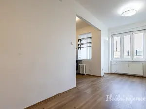 Pronájem bytu 2+1, Praha - Holešovice, Strojnická, 95 m2