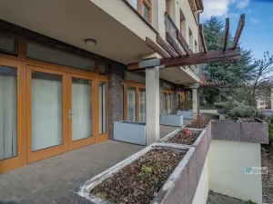 Pronájem obchodního prostoru, Praha - Hlubočepy, Hlubočepská, 104 m2