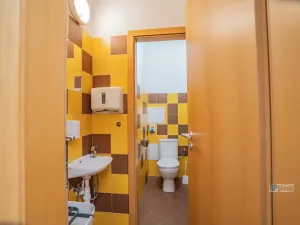 Prodej obchodního prostoru, Praha - Hlubočepy, Hlubočepská, 104 m2