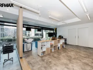 Pronájem obchodního prostoru, Praha - Libeň, Voctářova, 177 m2