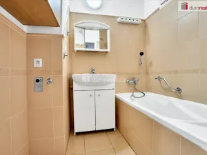 Prodej bytu 2+1, Ostrov, Horská, 63 m2