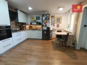 Prodej bytu 2+1, Teplice, Novákova, 78 m2