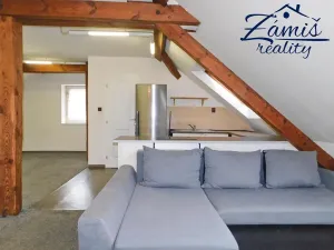 Pronájem bytu 1+kk, Lány, Berounská, 40 m2