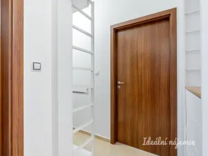 Pronájem bytu 3+1, Praha - Hlubočepy, Gabinova, 71 m2