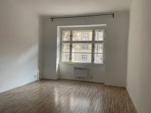Pronájem bytu 2+kk, Praha - Vršovice, Vršovická, 48 m2