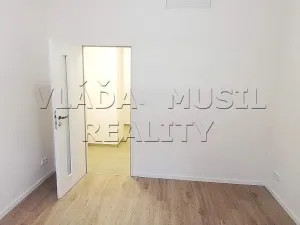 Pronájem bytu 2+kk, Praha - Libeň, Novákových, 35 m2