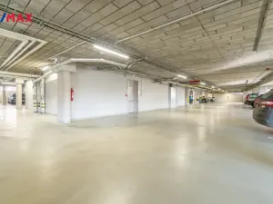 Pronájem garážového stání, Praha - Libeň, Kovanecká, 15 m2