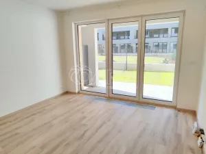 Pronájem bytu 1+kk, Praha - Hloubětín, Poděbradská, 34 m2