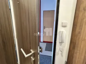 Pronájem bytu 3+kk, Praha - Hostivař, Hornoměcholupská, 68 m2