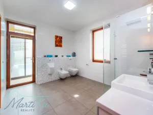 Prodej rodinného domu, Hostivice, Liliová, 392 m2