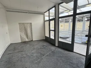 Pronájem obchodního prostoru, Zlín, třída Tomáše Bati, 20 m2