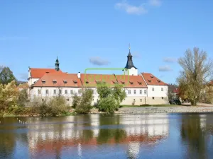 Pronájem bytu 1+kk, Dobřichovice, 5. května, 34 m2