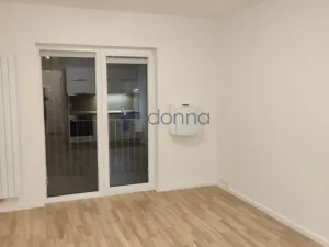 Pronájem bytu 1+kk, Praha, Novovysočanská, 26 m2