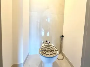 Prodej obchodního prostoru, Praha - Karlín, Za Karlínským přístavem, 73 m2