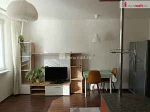 Pronájem bytu 2+kk, Praha - Modřany, Urbánkova, 43 m2