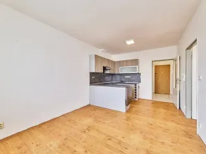 Prodej bytu 2+kk, Úpice, Národní, 46 m2