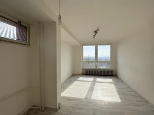 Pronájem bytu 2+1, Opava, Edvarda Beneše, 59 m2