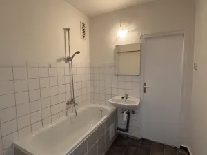 Pronájem bytu 2+1, Opava, Edvarda Beneše, 59 m2