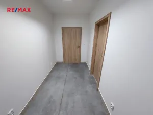 Pronájem obchodního prostoru, Slavkov u Brna, 200 m2