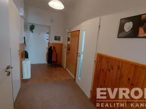 Pronájem bytu 2+1, Praha - Kobylisy, Kobyliské náměstí, 66 m2