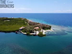 Prodej pozemku, Coxen Hole, Roatán, Honduras, 1902 m2