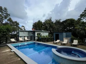 Prodej bytu 3+1, Coxen Hole, Roatán, Honduras, 139 m2