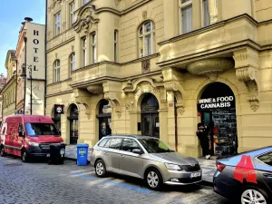 Pronájem obchodního prostoru, Praha - Staré Město, Dlouhá, 86 m2